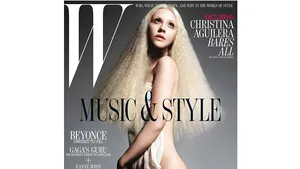 Christina Aguilera a pozat goală pentru coperta unei reviste - FOTO