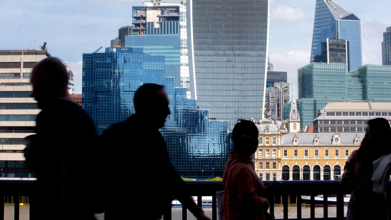 Scandal de spionaj în Marea Britanie. Trei bărbaţi, acuzaţi că au lucrat cu serviciile din Hong Kong