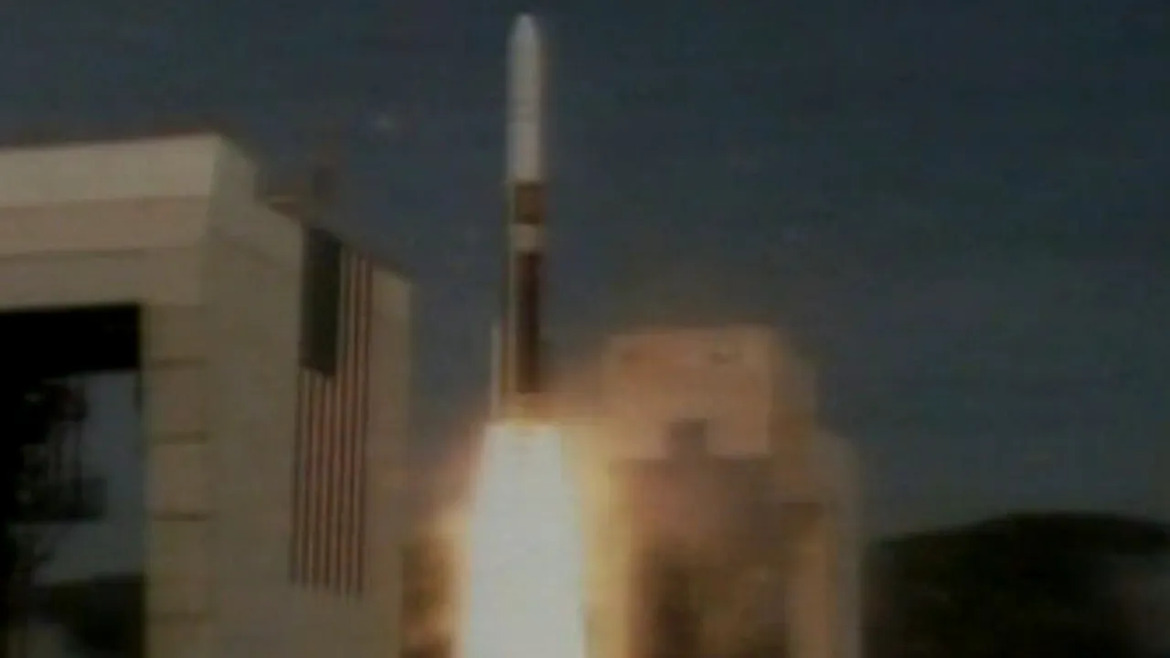 Acesta este noul satelit-spion american, Delta IV. Motivul pentru care filmarea lansării a fost oprită după numai 3 minute - VIDEO