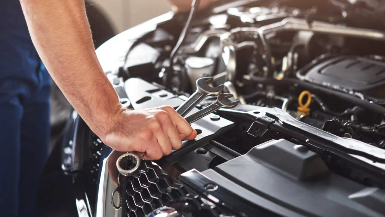 Toyota recheamă 55.000 de mașini: risc de incendiu din cauza unui șurub defect