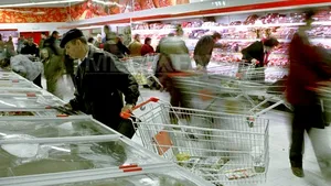 Consumul populaţiei a scăzut cu 1% în trimestrul patru 2012 în România, iar în UE a stagnat
