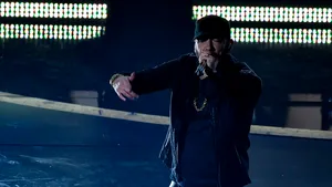 Ascultă SMART RADIO | Eminem a lansat „provocarea Godzilla”, îndemnându-şi fanii să cânte la fel de repede ca el