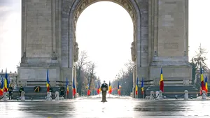Personalităţi civile, decorate cu prilejul Zilei Naţionale a României