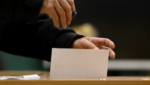 Aproape 200 de români au votat în secţiile din străinătate până vineri, la 7.00, ora României