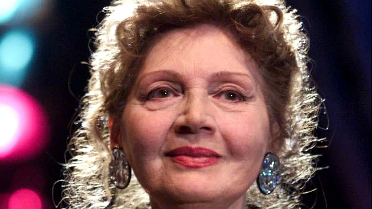 Trupul neînsufleţit al actriţei Carmen Stănescu, depus sâmbătă la Teatrul Naţional