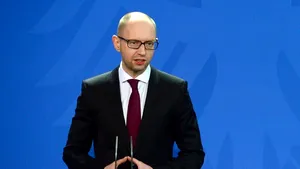 Premierul Ucrainei, Arseni Iaţeniuk, şi-a anunţat demisia