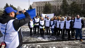 Bolojan le răspunde profesorilor: Revenirea la norma de 18 ore nu este posibilă. Norma actuală este la nivel minim european