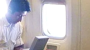 POZA care a păcălit internetul. Pasagerul-surpriză al unui avion - FOTO