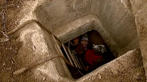 Oraşul de sub oraş, lumea înfricoşătoare a oamenilor străzii, duminică la 