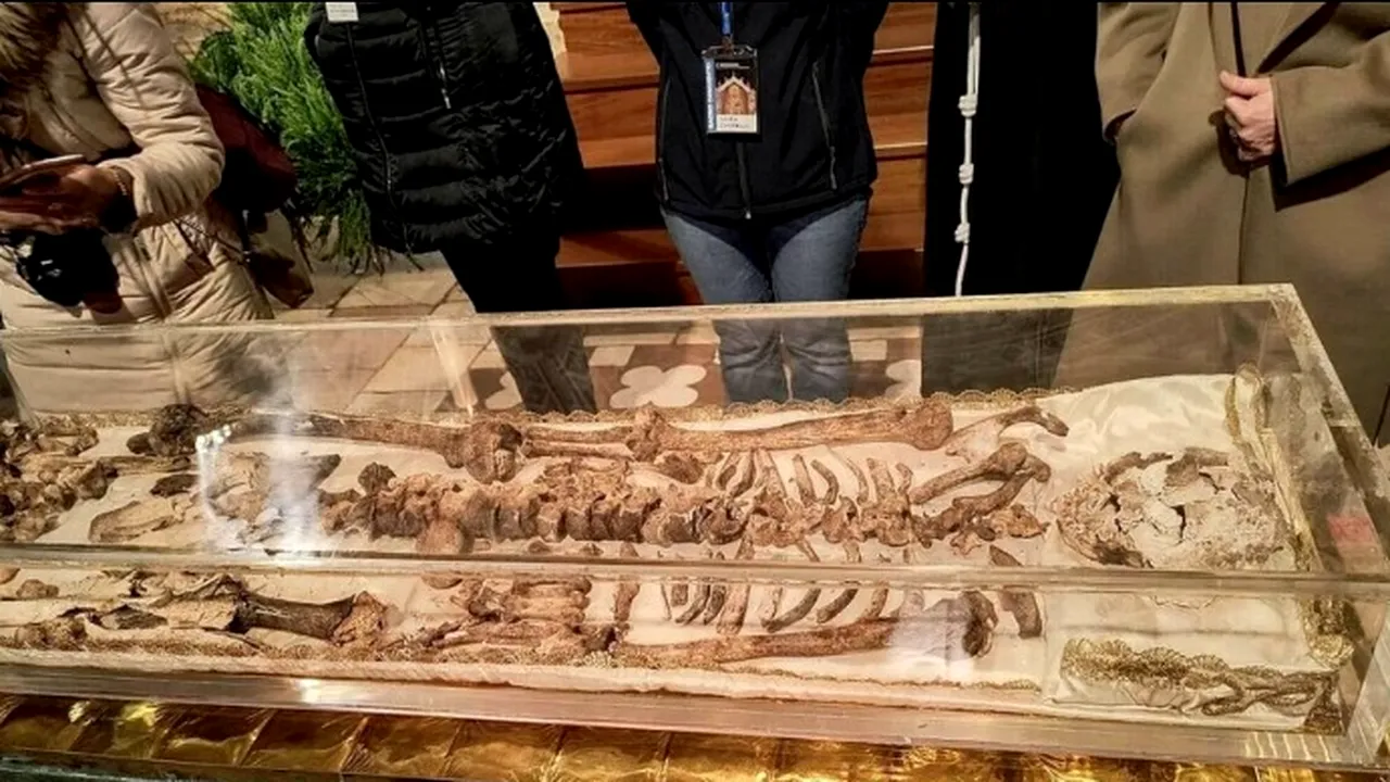 Italia: Aproape 400.000 de pelerini la Assisi pentru a vedea relicvele Sfântului Francisc