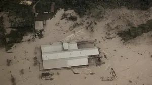 Bilanţul morţilor după erupţia vulcanului Semeru, în Indonezia, a ajuns la 13