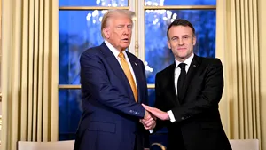 Trump şi Macron au discutat despre pacea în Ucraina la Casa Albă