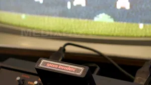 STUDIU: Un computer creat de Google a învăţat singur să joace Space Invaders