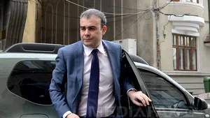 Ministrul demisionar al Finanţelor Darius Vâlcov, audiat la DNA