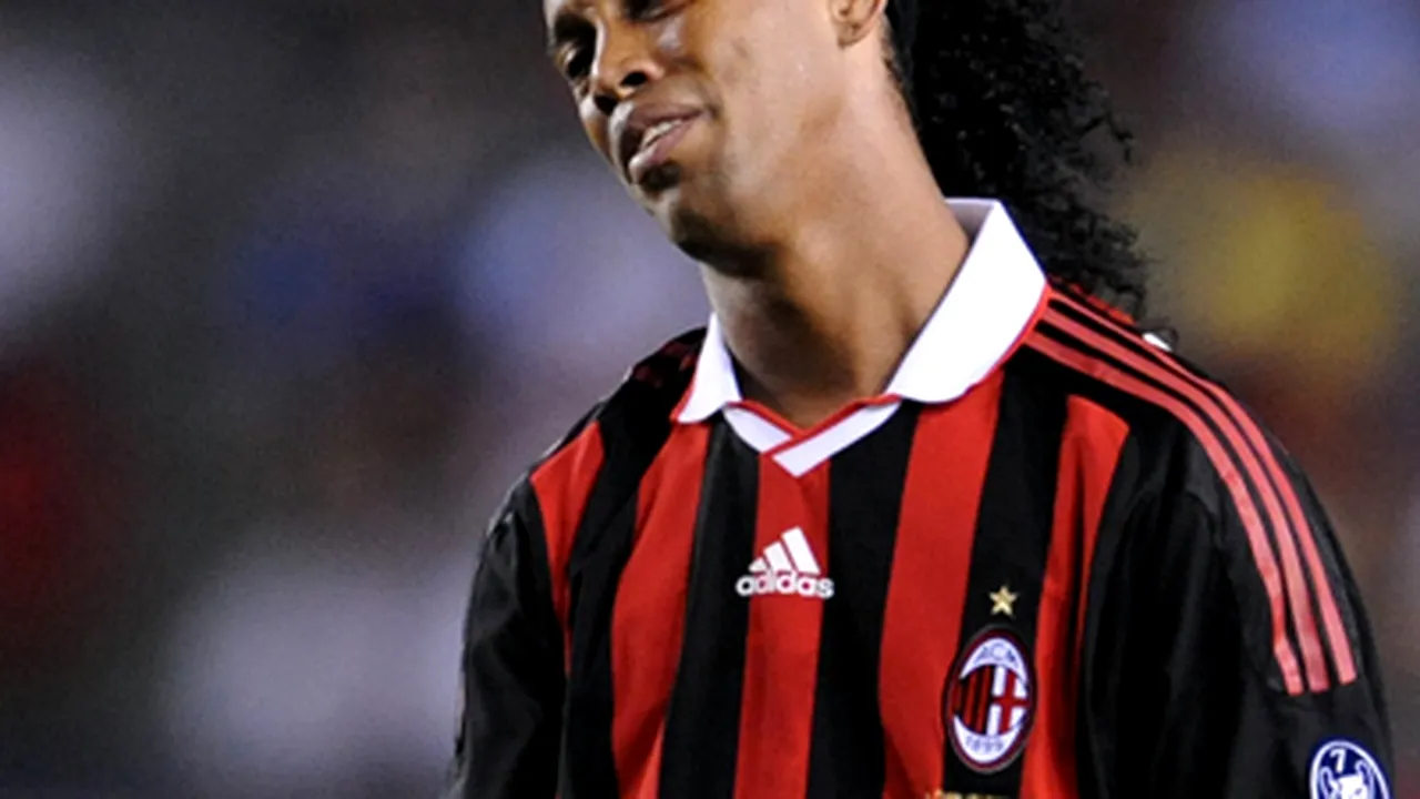 Ronaldinho, certat de fanii milanezi că-şi petrece nopţile prin discoteci