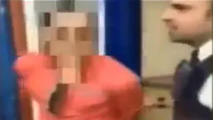 Un român suspectat de furt la Londra, filmat în timp ce râdea şi dansa după ce fusese reţinut - VIDEO