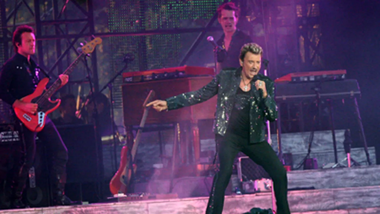 Johnny Hallyday, supus din nou unei intervenţii chirurgicale