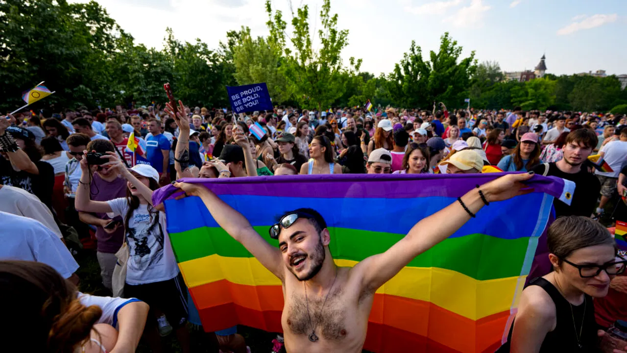 Zeci de mii de oameni așteptați la marșul Gay Pride din Budapesta, în ciuda amenințărilor lui Viktor Orban
