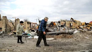 Războiul din Ucraina, ziua a 48-a. Zelenski se teme că armata rusă ar putea folosi arme chimice. Ucraina: bombe cu fosfor la Novoiakovlivka. Putin reclamă un „fals” la Bucea. Obama, păreri în premieră despre conflictul armat. Soldaţii ruşi sunt acuzaţi la ONU de violuri şi de crime de război. Atac dur al Ambasadei SUA la Kiev. Oligarh ucrainean pro-rus, în cătuşe