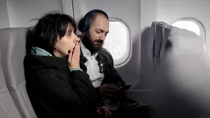 De ce te simți epuizat după un zbor și ce poți face pentru a-ți reveni rapid