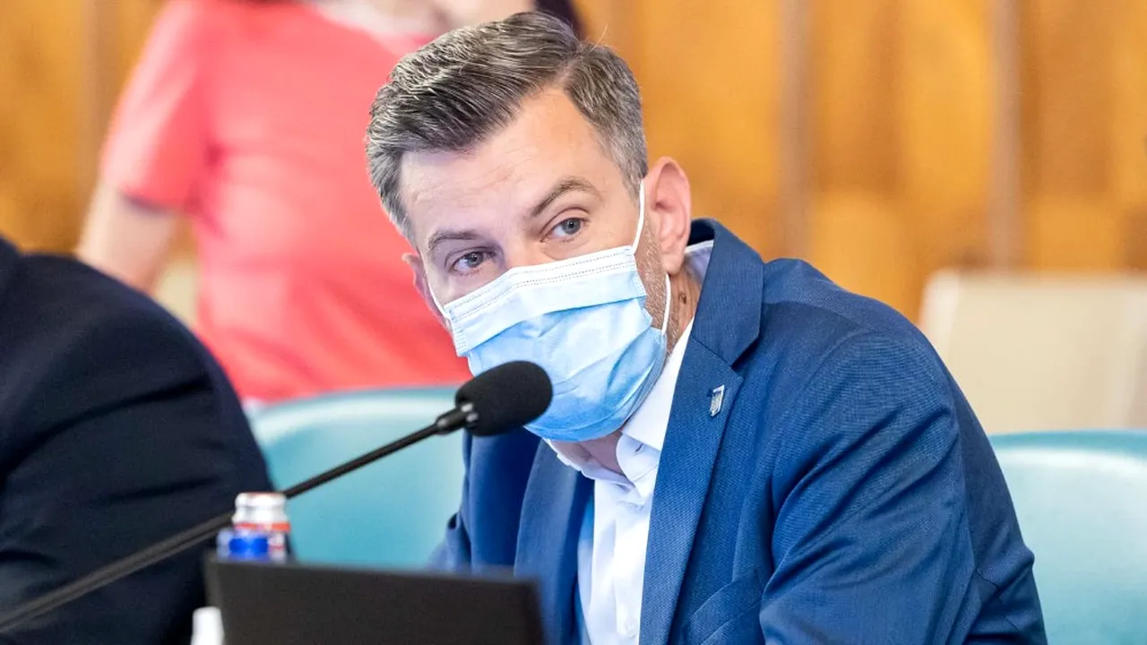 Un secretar de stat s-a „prelins” la şedinţa de Guvern. Acesta are COVID: „Respir ca peştele, dar nu mor”