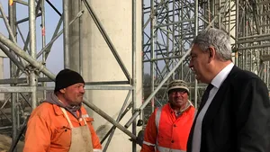 Vizită inopinată a premierului Tudose pe şantierul autostrăzii Deva-Lugoj