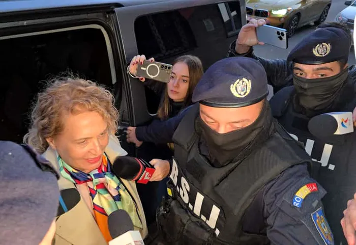 FOTO&VIDEO UPDATE. Comandanta Spitalului Militar, Florentina Ioniță, a fost adusă, la audieri, la sediul DNA | Faptele sunt din perioada 2020-2023