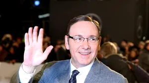 Kevin Spacey, omagiat de diverse personalităţi, la retragerea din funcţia de director de teatru