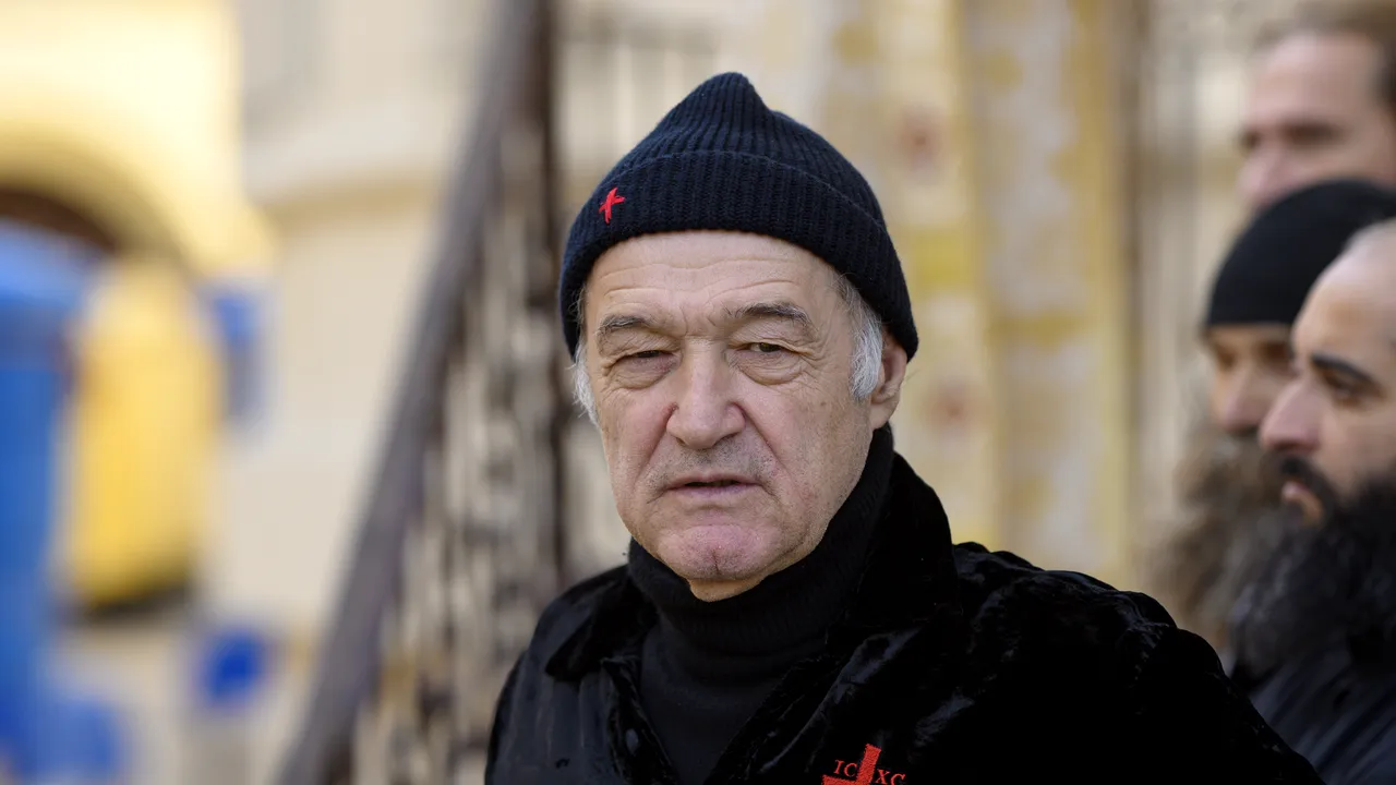 Dosar penal după ce George Becali a intrat cu maşina în şanţ