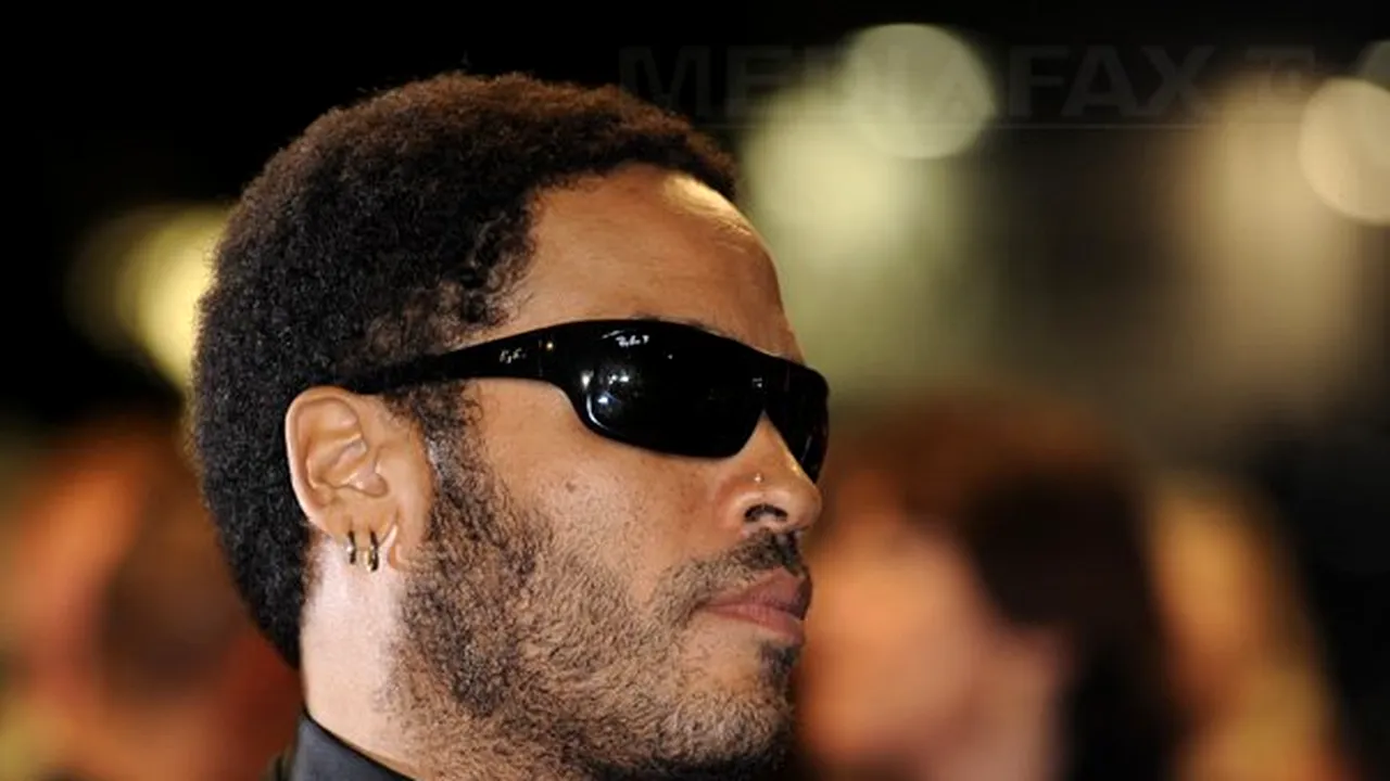 Lenny Kravitz a devenit designer de pantofi