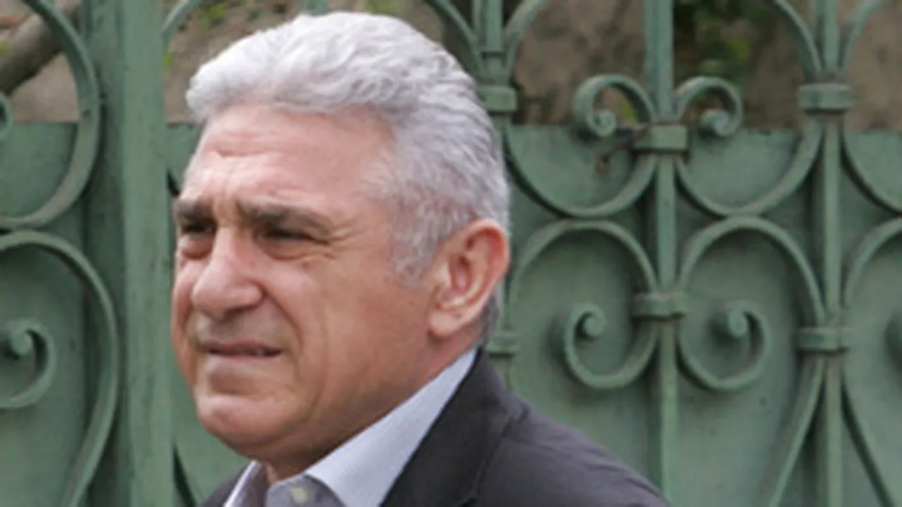 Becali: Lotito mi-a spus că-l va cumpăra definitiv pe Ştefan Radu