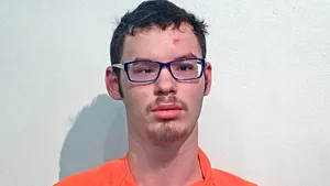 Un bărbat a fost arestat după ce a căutat pe Dark Web o fetiţă pe care să o ucidă şi să o mănânce