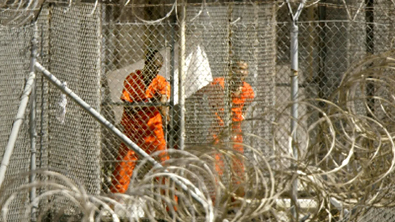 Unu din şapte deţinuţi eliberaţi de la Guantanamo reia activităţile teroriste