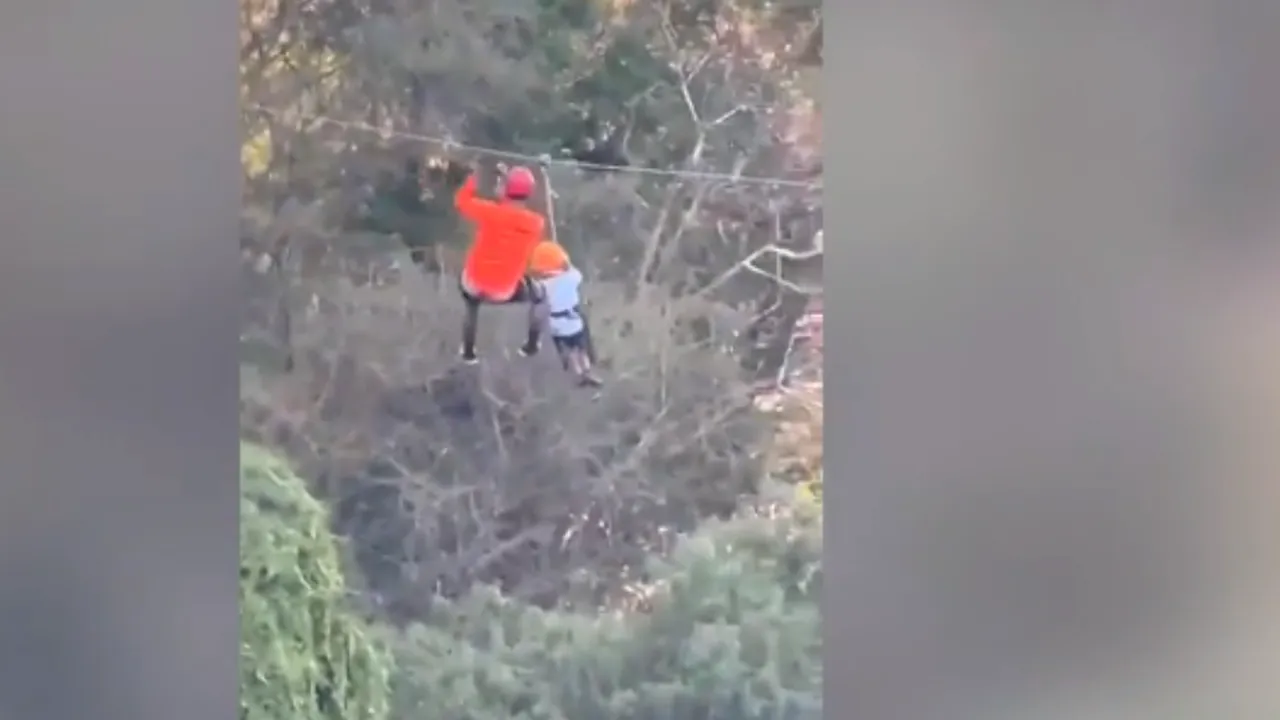 Tragedie evitată miraculos: un băieţel de şase ani a căzut de la 12 metri