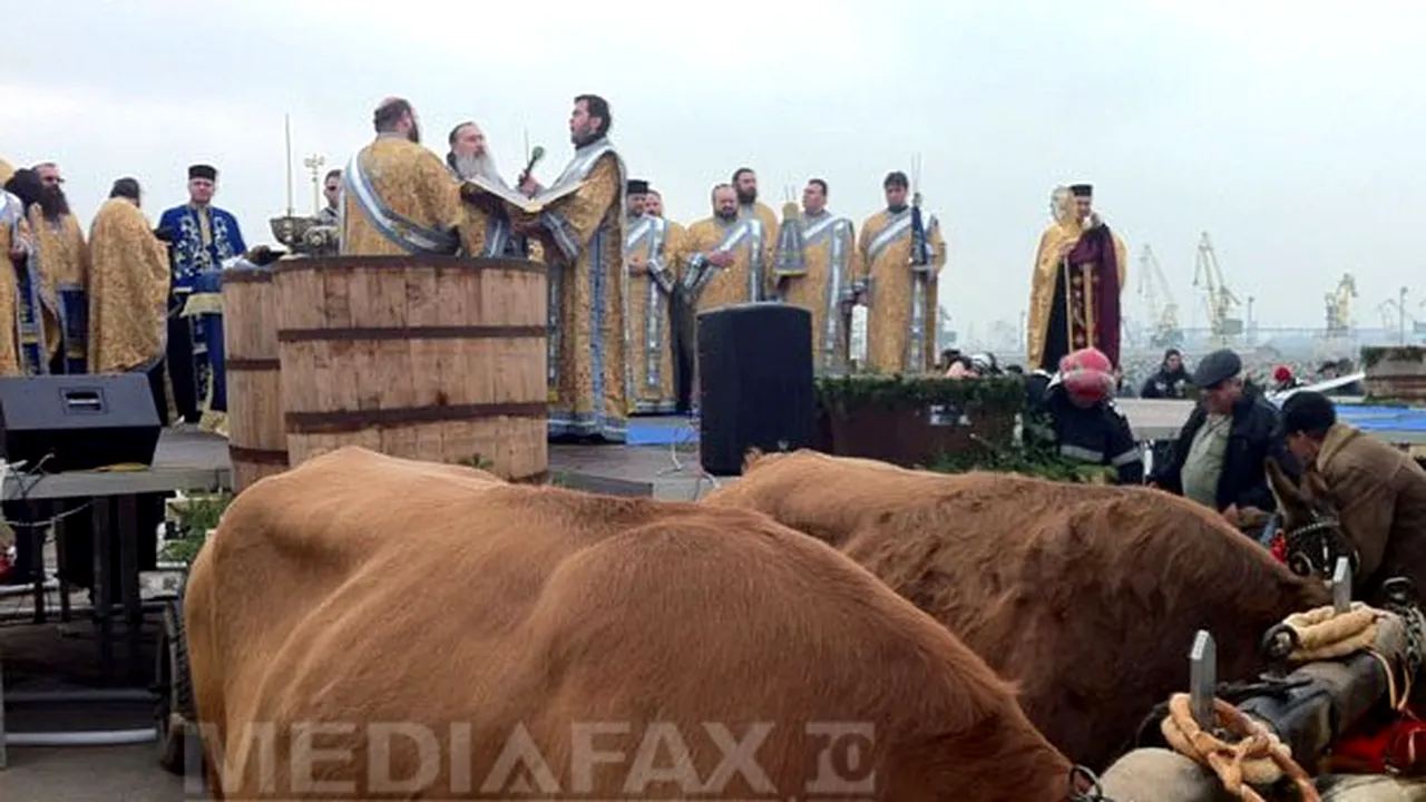 Peste 10.000 de oameni, la ceremoniile organizate de Bobotează pe faleza Cazinoului Constanţa