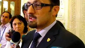 Senatorul Bodea (PNL) reclamă absenţa lui Antonescu şi Blaga de la plen şi spune că-i trage de urechi