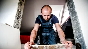 Situaţie ÎNGRIJORĂTOARE, prezentată de BNR: Unul din patru români apţi de muncă a plecat să muncească în străinătate