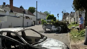 Secţie de jandarmerie din Franţa, atacată cu topoare după moartea unui tânăr într-un incident armat