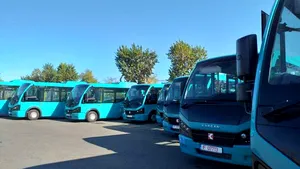 Cadou surpriză pentru gălăţeni de Ziua Naţională. Cum arată noile autobuze. GALERIE FOTO