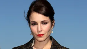 Glenn Close şi Noomi Rapace din trilogia cinematografică 