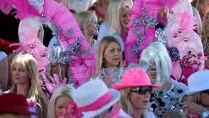 Paradisul blondelor. Un investitor construieşte în Maldive un complex deservit exclusiv de blonde: condiţiile de intrare