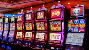 Brașovul va interzice jocurile de noroc lângă școli și spitale