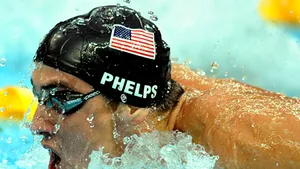 Michael Phelps, suspendat pentru trei luni