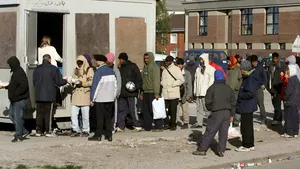 Un raport secret dezvăluie impactul imigranţilor români şi bulgari asupra sistemului social britanic