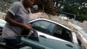 Jafuri şi străzi pline de cadavre în capitala statului Haiti, după cutremur