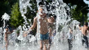 VREMEA rămâne caniculară. PROGNOZA METEO pentru miercuri şi joi