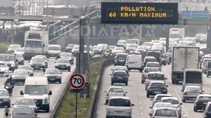 Circulaţie alternativă a maşinilor la Paris, din cauza poluării