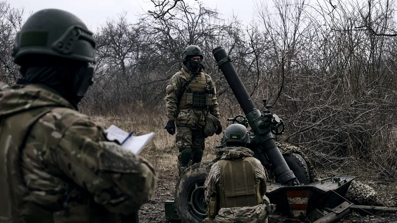 Războiul din Ucraina, ziua 381. Contraofensiva ucraineană se lasă aşteptată. Aliaţii occidentali oferă pachete de antrenament militarilor ucraineni. Rusia bombardează masiv estul ţării