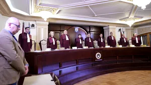 Curtea Constituţională a României decide astăzi dacă moţiunea depusă de PSD a fost constituţională sau nu