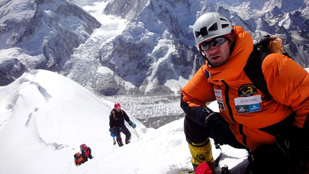 Alpinistul Horia Colibăşanu se pregăteşte de ascensiunea finală pe vârful Everest | FOTO